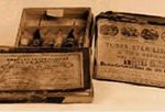 Museu de Ciências Farmacêuticas Paulo Queiroz Marques - Caixa antiga